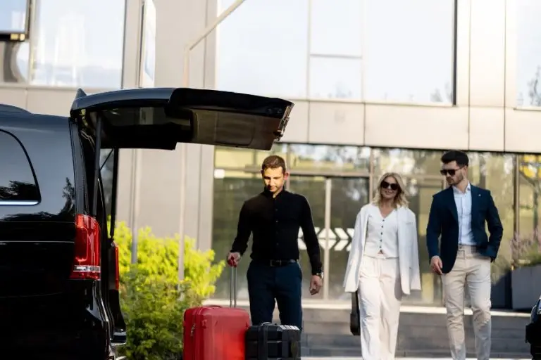 Taxi from Bagshot to Heathrow Early & Late Flight
